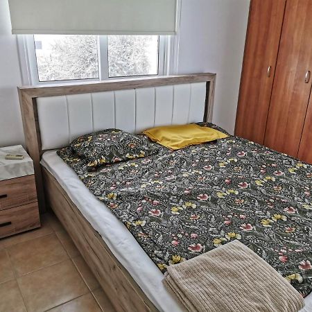 Flemigks 1 Bedroom Appartement Larnaca Exterior photo